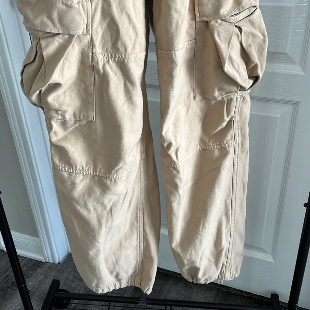 Aritzia Tna Supply Cargo Pant in Beige Size 00 Short - Picture 6 of 11